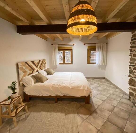 پانسیون The Little Caravia