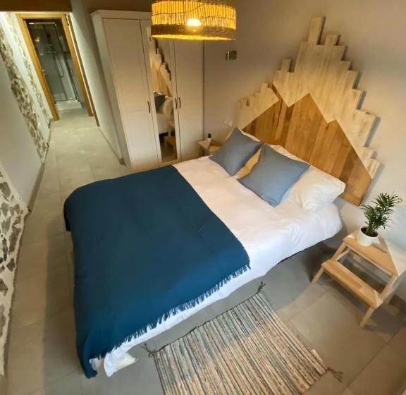 پانسیون The Little Caravia