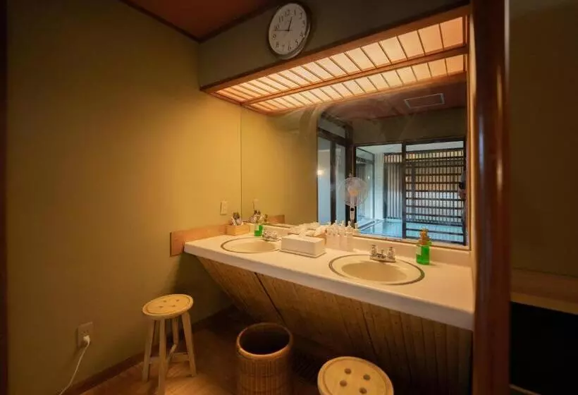 ریوکان Sakahijiri Nikko