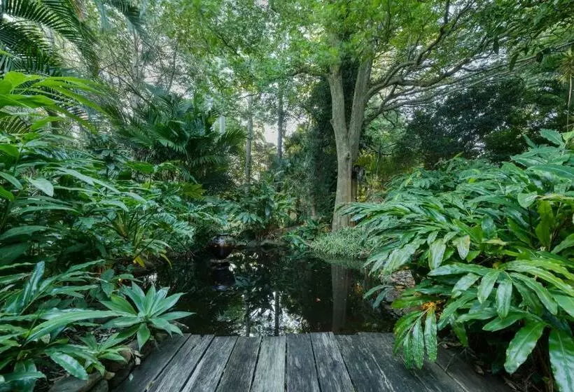ベッドアンドブレックファースト Taman Sari Luxury Private Pavilions   Pet Friendly Accomodation