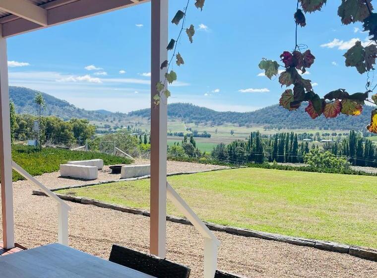 Отель Stay In Mudgee   The Grove