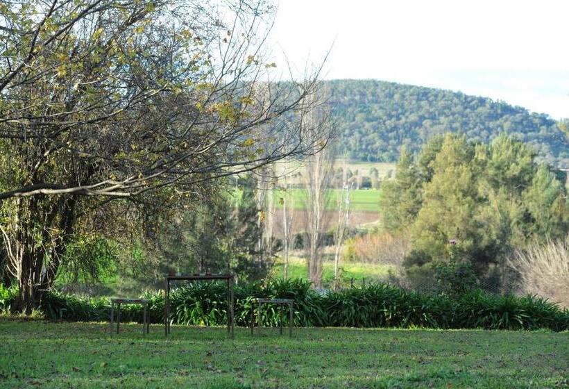 Отель Stay In Mudgee   The Grove