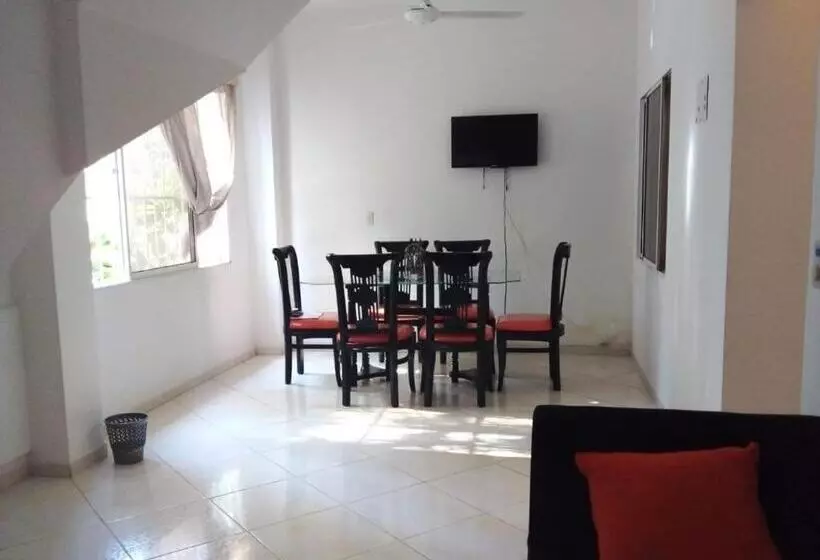 ホテル West Plaza