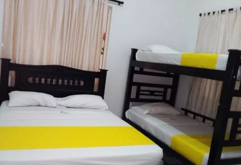 ホテル West Plaza