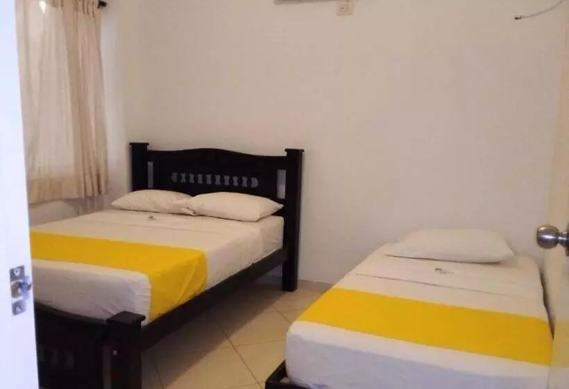 ホテル West Plaza