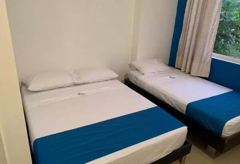 ホテル West Plaza