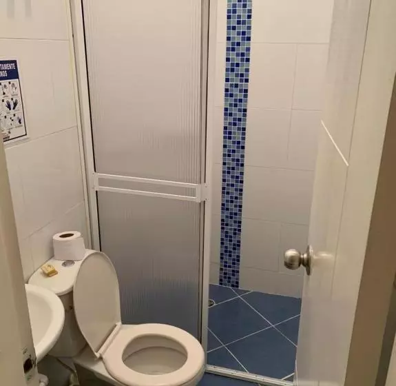 ホテル West Plaza