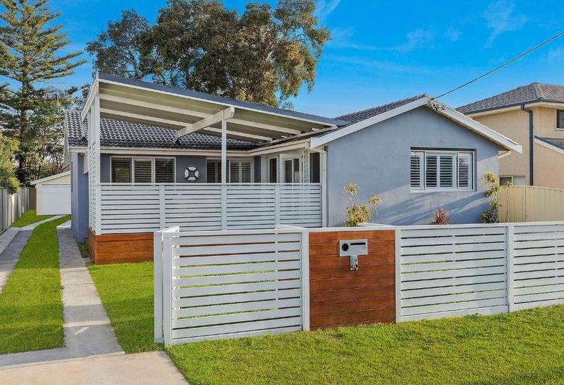 פנסיון Blue Summer House