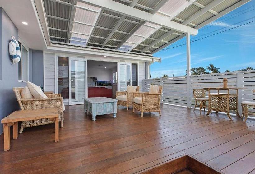 פנסיון Blue Summer House