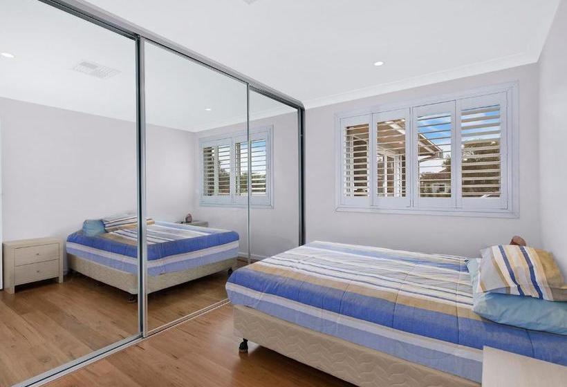 פנסיון Blue Summer House