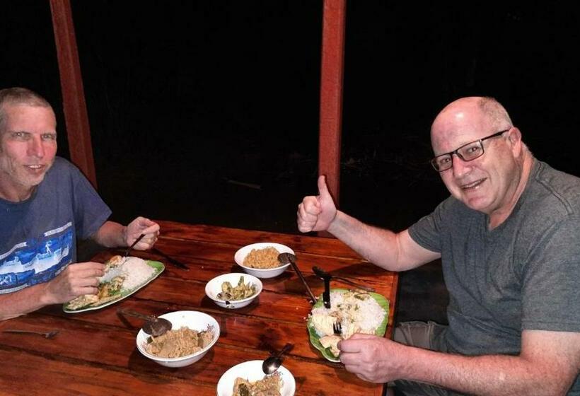 پانسیون Flora Ravi Villa