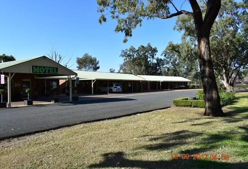 Cooee Motel