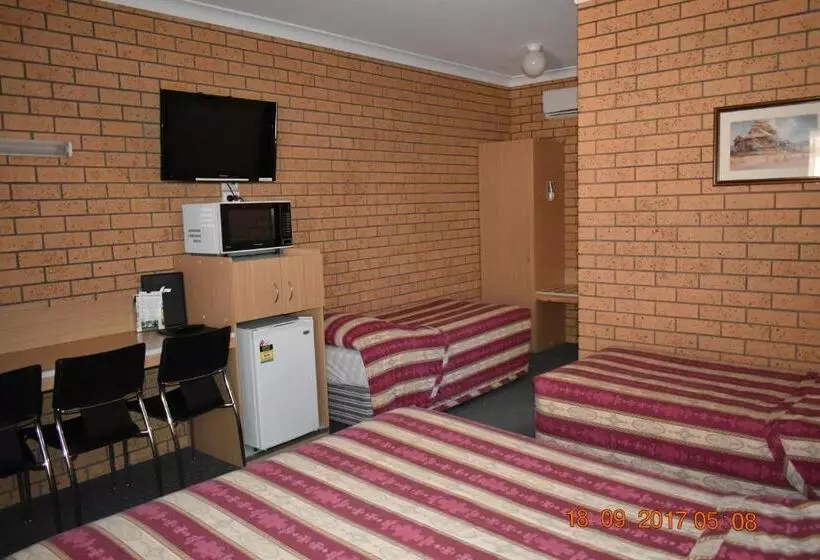 Cooee Motel