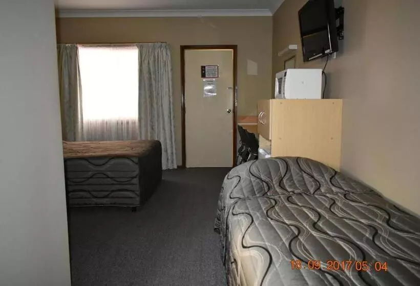 Cooee Motel