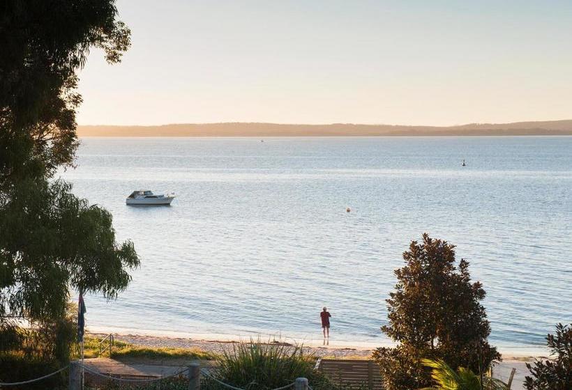 Dutchies Motel Nelson Bay & Dutchmans Beach Apartments