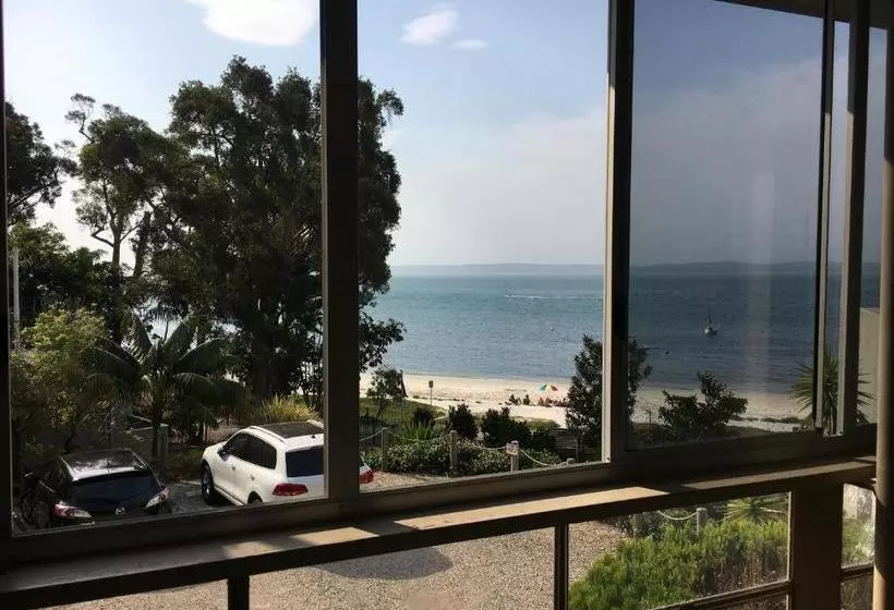 Dutchies Motel Nelson Bay & Dutchmans Beach Apartments