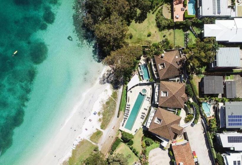 Dutchies Motel Nelson Bay & Dutchmans Beach Apartments