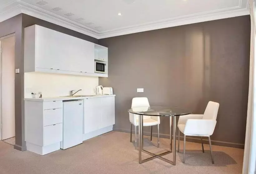 Dutchies Motel Nelson Bay & Dutchmans Beach Apartments