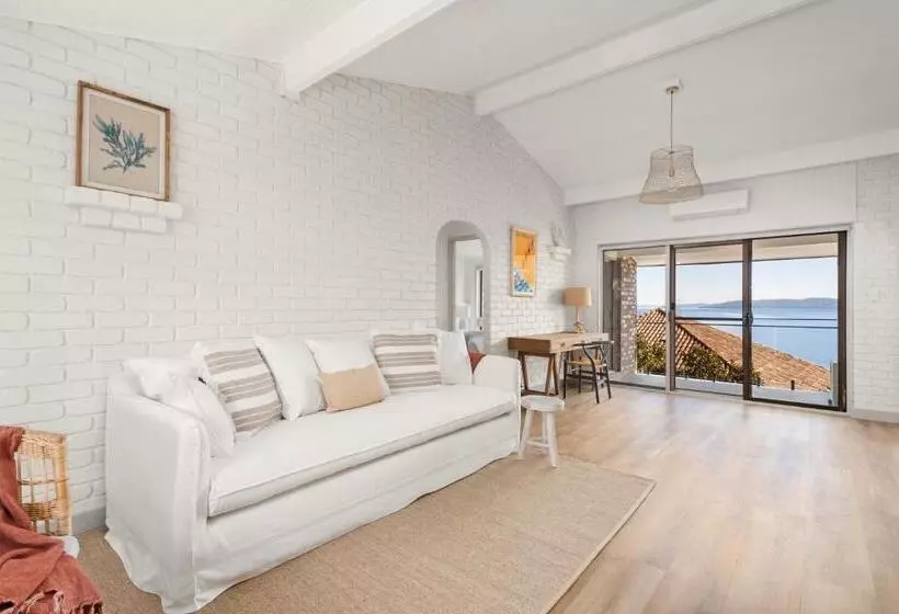 Dutchies Motel Nelson Bay & Dutchmans Beach Apartments