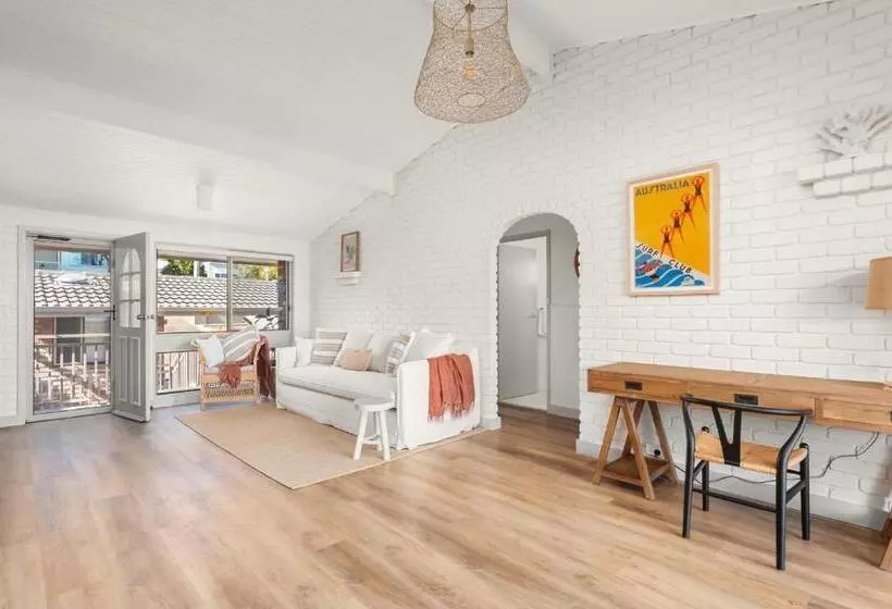 Dutchies Motel Nelson Bay & Dutchmans Beach Apartments