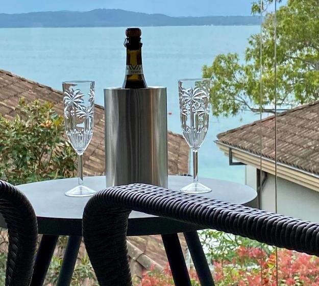 Dutchies Motel Nelson Bay & Dutchmans Beach Apartments