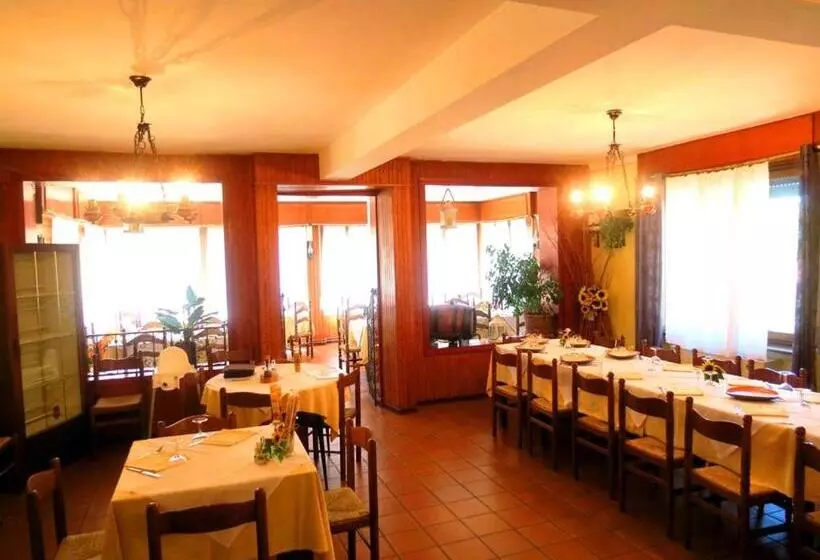 هتل Albergo Ristorante Canetta