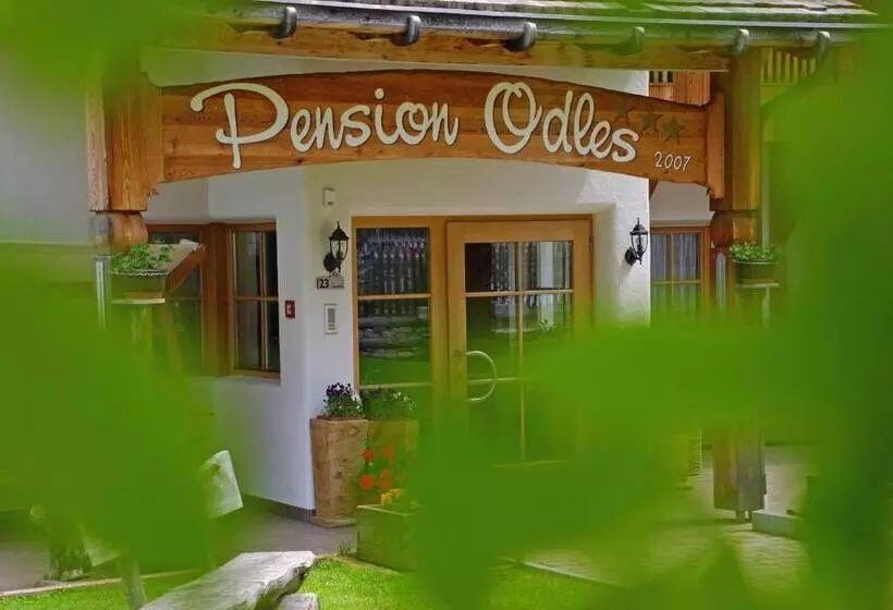 Hotelli Pension Odles