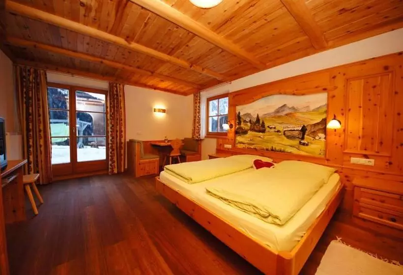 Hotelli Pension Odles