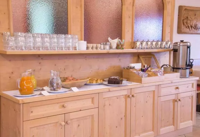 Hotelli Pension Odles