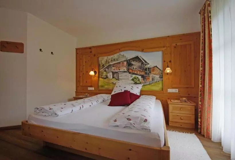 Hotelli Pension Odles