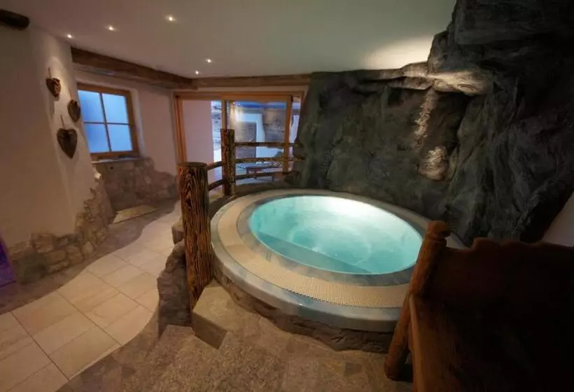 Hotelli Pension Odles