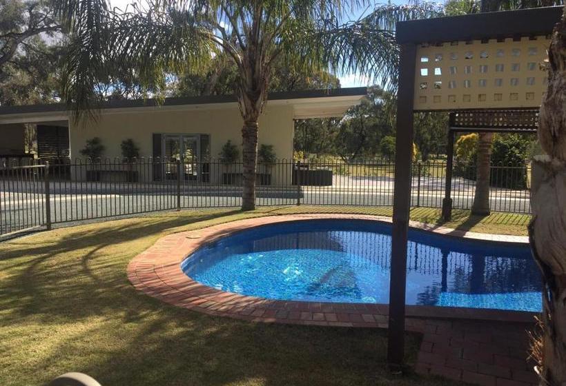 מוטל Deni Golf Resort