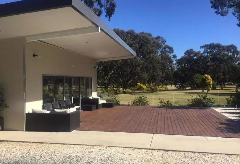 Motelli Deni Golf Resort