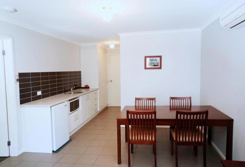 מוטל Deni Golf Resort