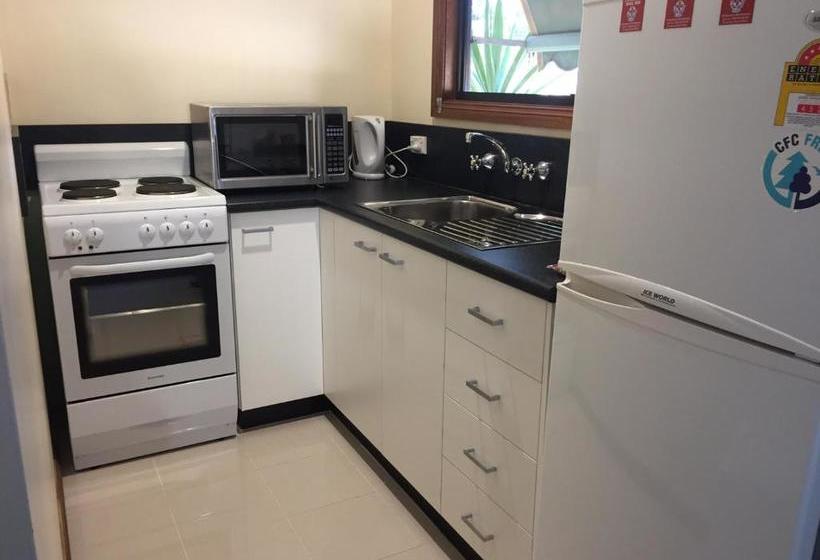 מוטל Deni Golf Resort