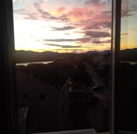 پانسیون Royal Apartments