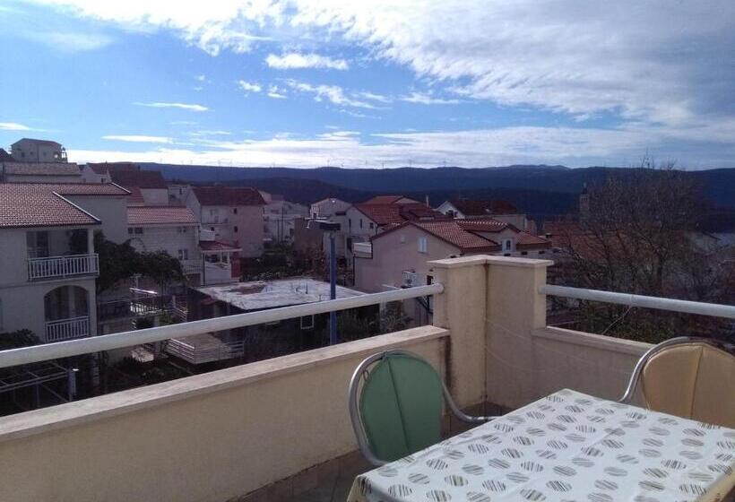 پانسیون Royal Apartments