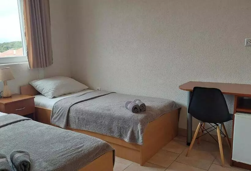 پانسیون Royal Apartments