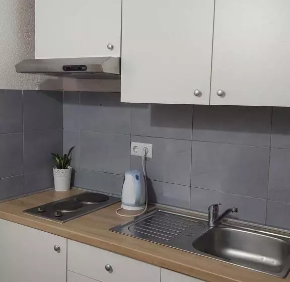 پانسیون Royal Apartments