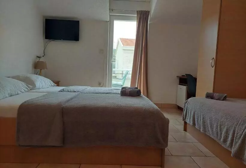 پانسیون Royal Apartments