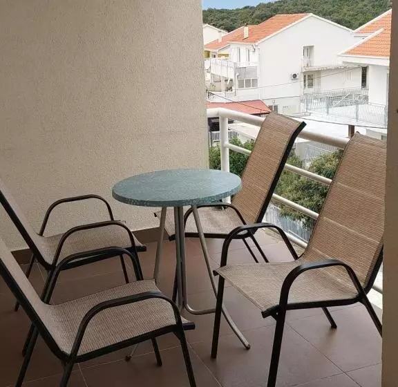 پانسیون Royal Apartments