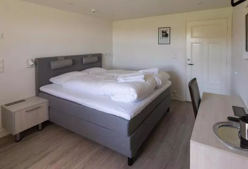 Majatalo Sakrisøy Gjestegård   Manor House In Sakrisøy   Solbakken Anno 1880