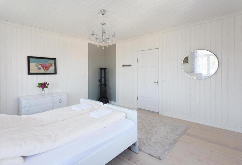 Pensão Sakrisøy Gjestegård Manor House In Sakrisøy Solbakken Anno 1880