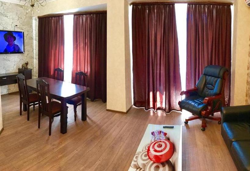 پانسیون Zentralny Guest House