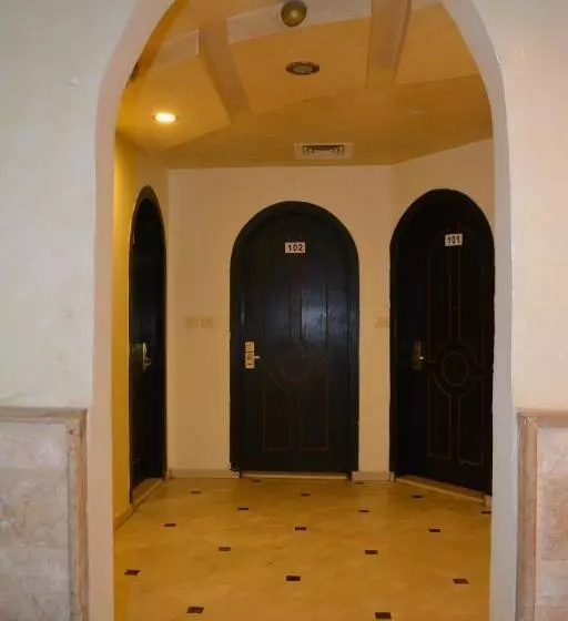 النباريس الذهبية Al Nabarees Al Zahabya