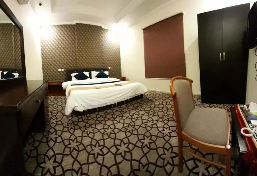 النباريس الذهبية Al Nabarees Al Zahabya
