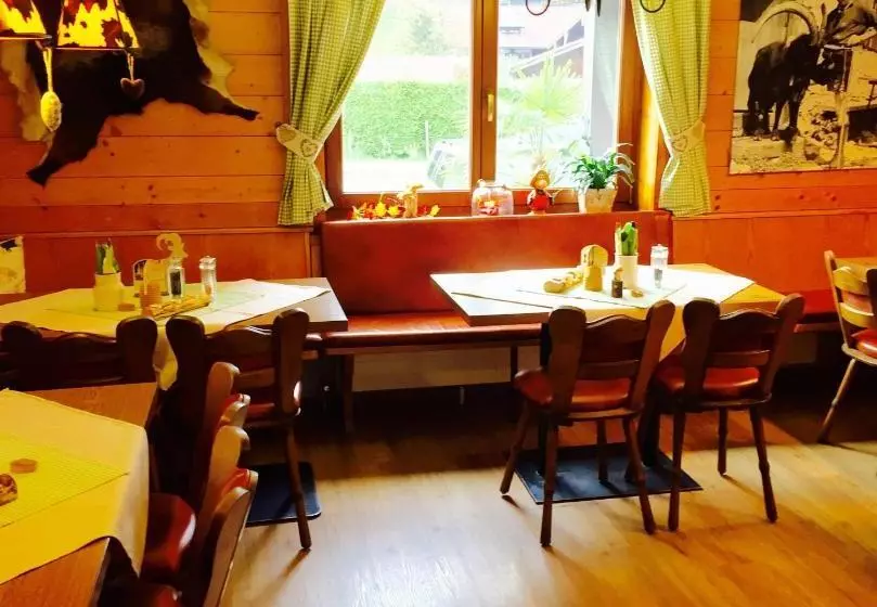 ユースホステル Steinbock Bed & Breakfast