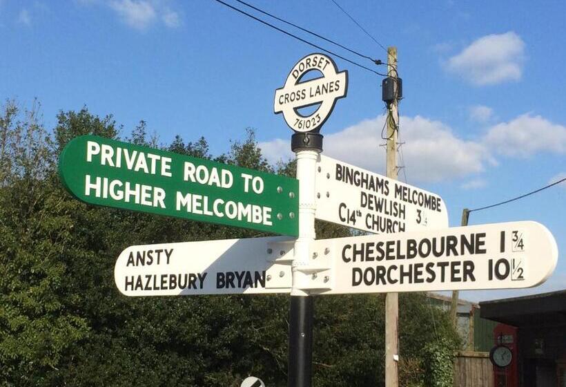 צימר Higher Melcombe Manor