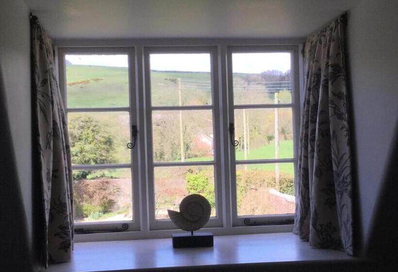 צימר Higher Melcombe Manor