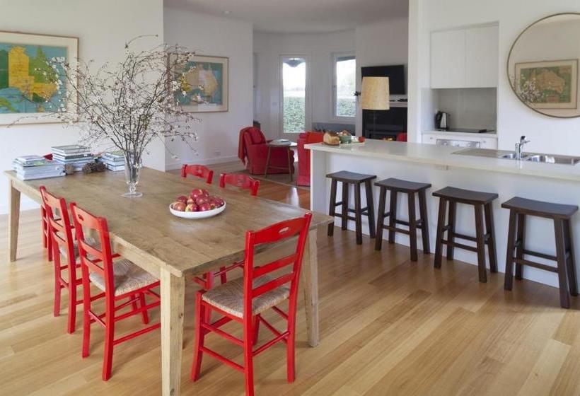 בית מלון כפרי The Cottage At Bolobek